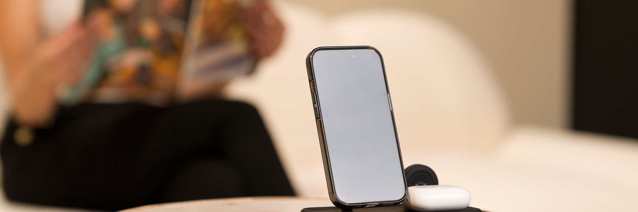 Privacy tempered glass with alignment tool for iPhone 15